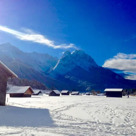 펜션 Alpine Escape With Mountain View