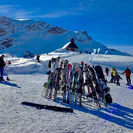 Alpine Escape With Mountain View 펜션 *