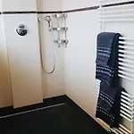 Semesterbostad Alpine Escape With Mountain View