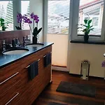 Alpine Escape With Mountain View Semesterbostad