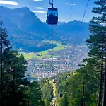 Semesterbostad Alpine Escape With Mountain View Garmisch-Partenkirchen