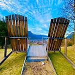 Semesterbostad Alpine Escape With Mountain View *