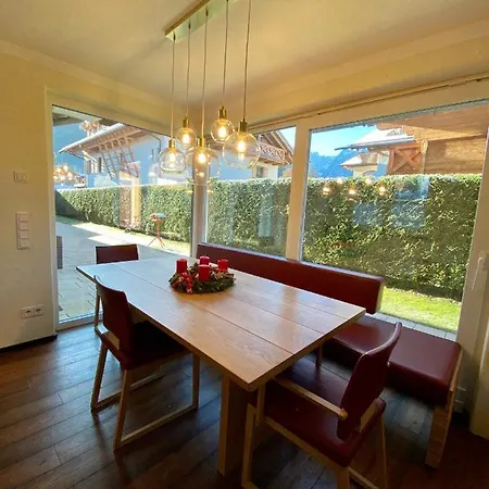 Сasa de vacaciones Alpine Escape With Mountain View *