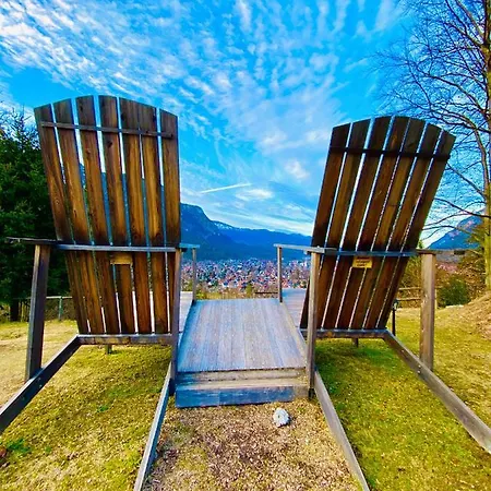 Сasa de vacaciones Alpine Escape With Mountain View *