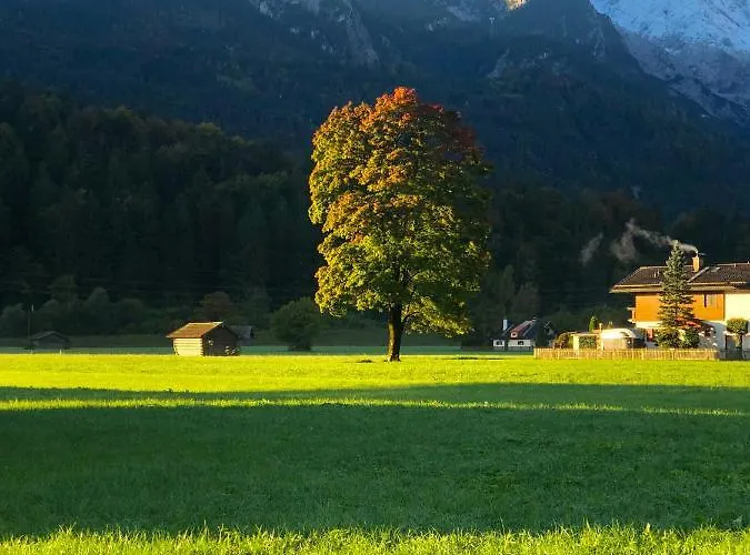 Дом отдыха Alpine Escape With Mountain View *