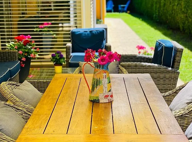 Дом отдыха Alpine Escape With Mountain View